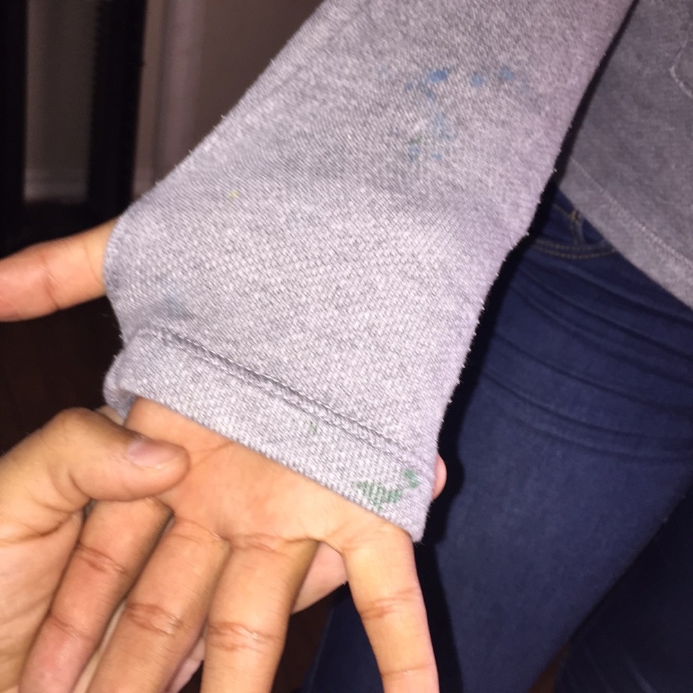 2 Sweaters - Picture 3 of 8